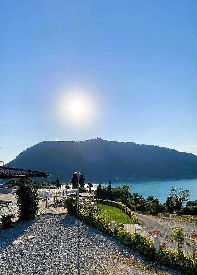 Vela Di Soleville Camere Con E Senza Vista Lago Con Ristorante & Pizzeria Сале-Маразино Экстерьер фото